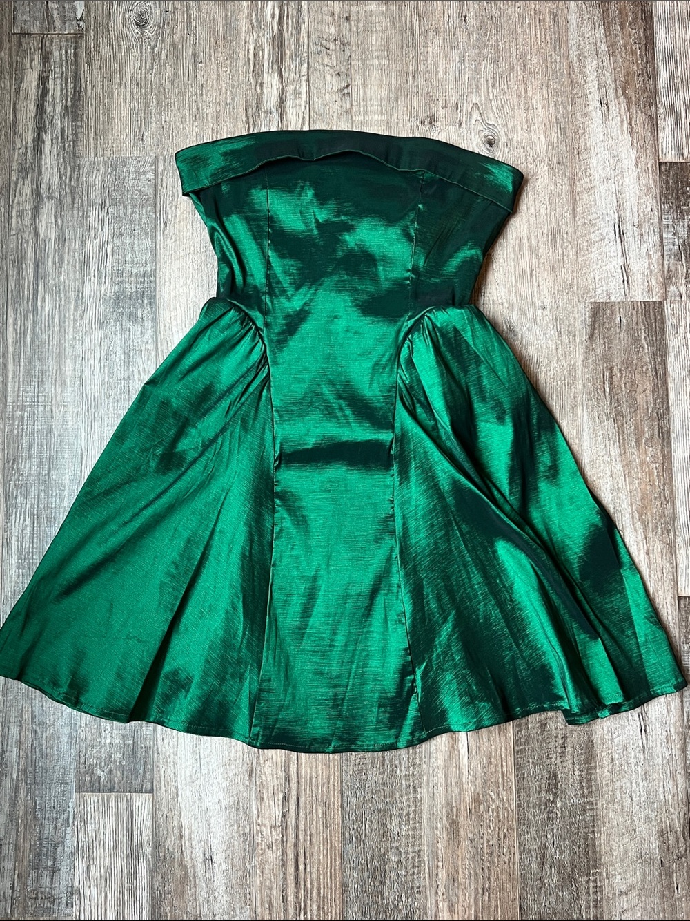 Homecoming Dress! ALTAR’D STATE
Strapless Emerald Green Mini Dress